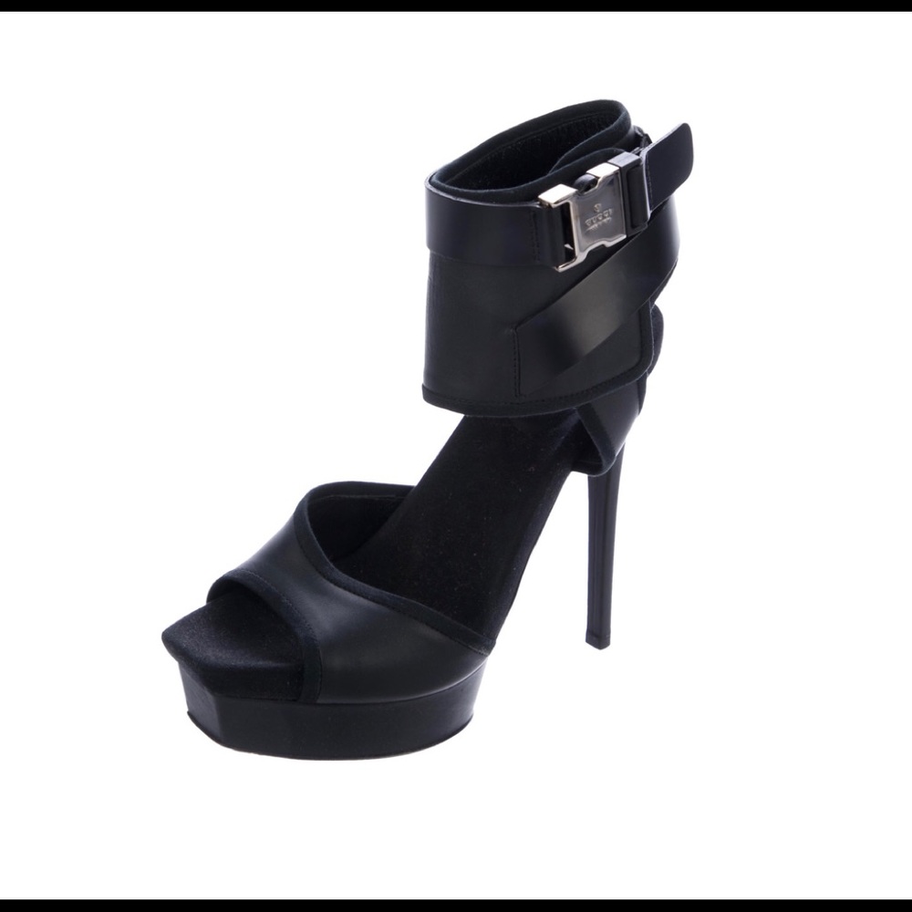 Gucci Black Leather Sandals/ Platforms
